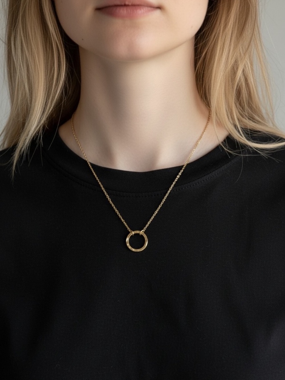 Minimal Gold Circle Pendant Necklace - Gold